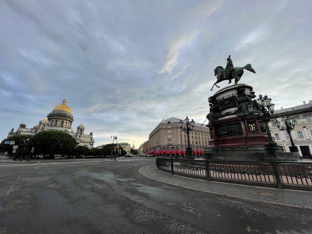 22 – 24 мая 2026 – Полумарфон Забег.РФ в Петербурге, ТранспортФест, Парад ретро транспорта, Фестиваль Мороженого – Все перекрытия улиц в Санкт-Петербурге - Ограничение движения из-за полумарафона и ретро ралли, перекрытие улиц 