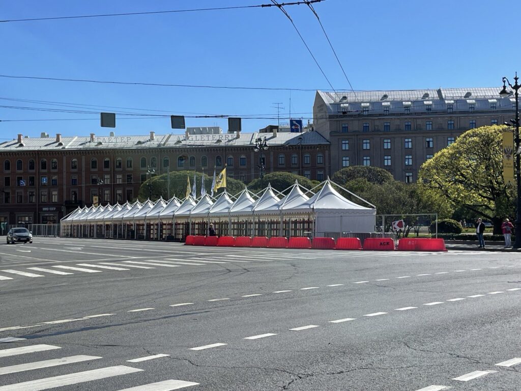 22 – 24 мая 2026 – Полумарфон Забег.РФ в Петербурге, ТранспортФест, Парад ретро транспорта, Фестиваль Мороженого – Все перекрытия улиц в Санкт-Петербурге - Ограничение движения из-за полумарафона и ретро ралли, перекрытие движения, запрет парковки и сужение проезжей части, полумарафон 23 мая 2026   